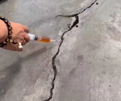 瓦房店混凝土裂缝修补技术详解​